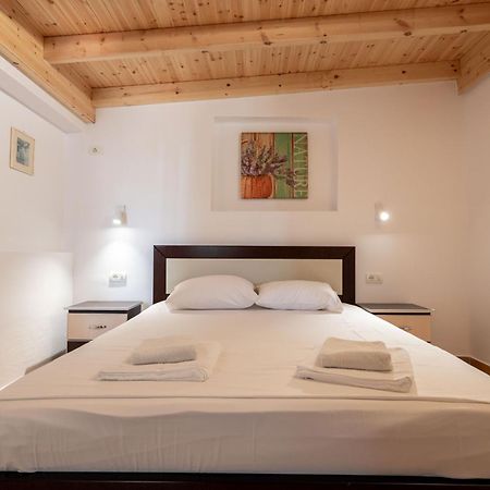 Cozy Apartments Downtown Ksamil Exterior foto