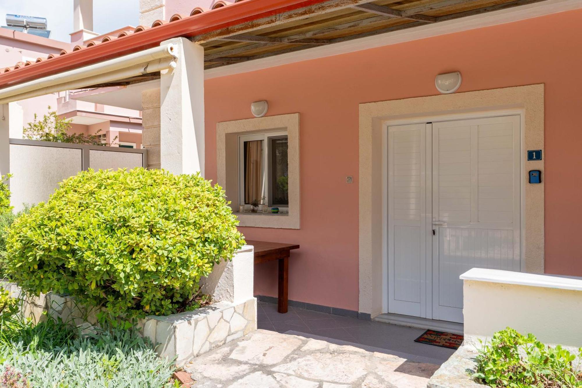 Cozy Apartments Downtown Ksamil Exterior foto